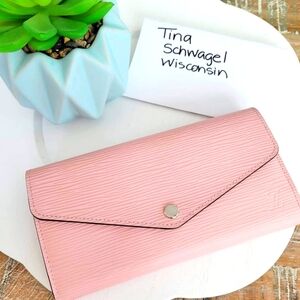 Louis Vuitton Pink Epi Leather Portefeuille Sarah Wallet